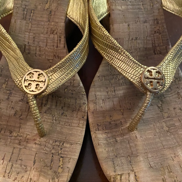 Tory Burch wedges are a size 8.5 - Picture 8 of 10